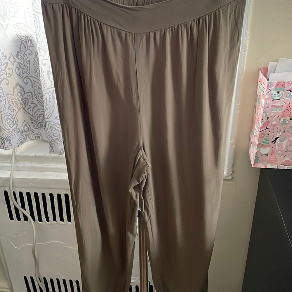 High waisted tapered pants